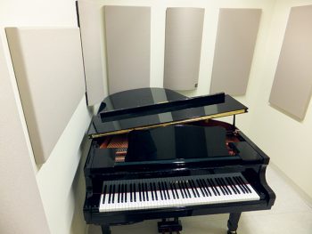 piano room acoustics