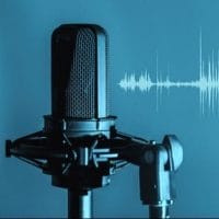 sound-traveling-in-room-to-microphone