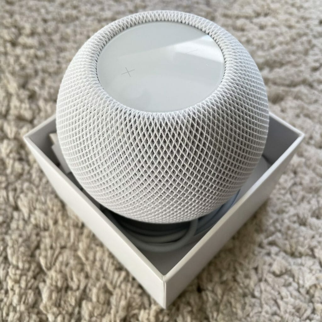 Noise cancelling machine top for privacy